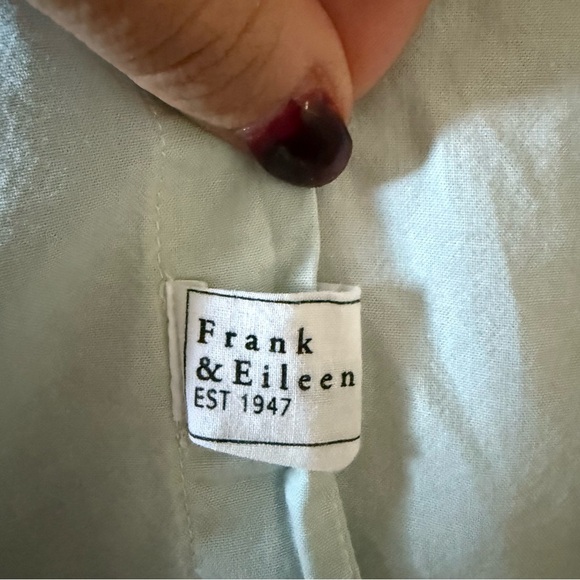 Frank & Eileen Victoria Button-Up (L) - Picture 4 of 6